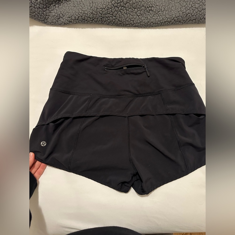 Lululemon Speed Up high-rise Lined Short 2.5" in black - size 6